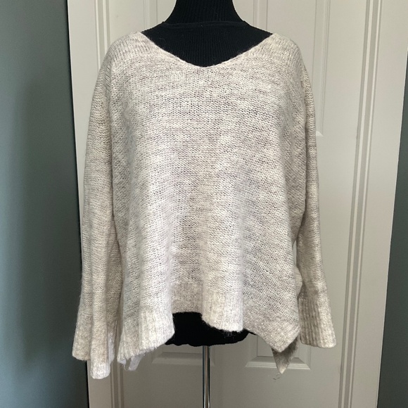 Cream Bell-Sleeved Alpaca and Mohair Blend Free People Sweater size L - Picture 1 of 8